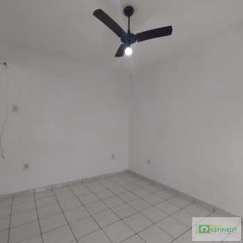 Kitnet em Praia Grande, bairro Ocian