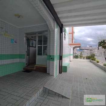 Kitnet em Praia Grande, bairro Ocian