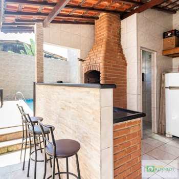 Casa em Praia Grande, bairro Ocian