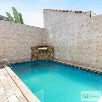 Casa em Praia Grande, bairro Ocian