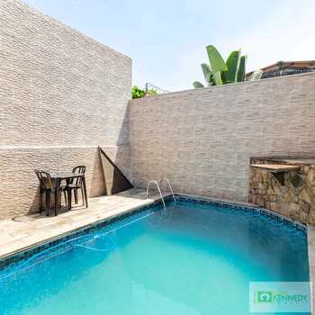 Casa em Praia Grande, bairro Ocian
