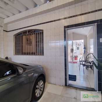 Casa em Praia Grande, bairro Ocian