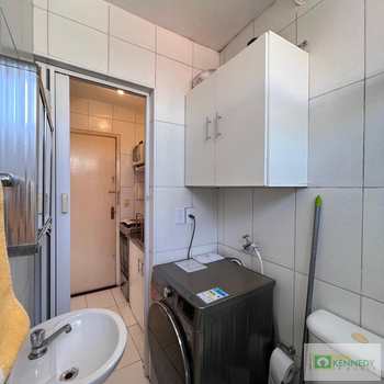 Kitnet em Praia Grande, bairro Ocian