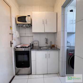 Kitnet em Praia Grande, bairro Ocian