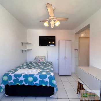 Kitnet em Praia Grande, bairro Ocian