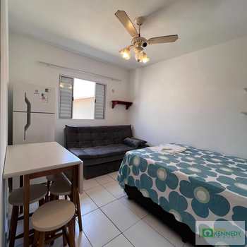 Kitnet em Praia Grande, bairro Ocian