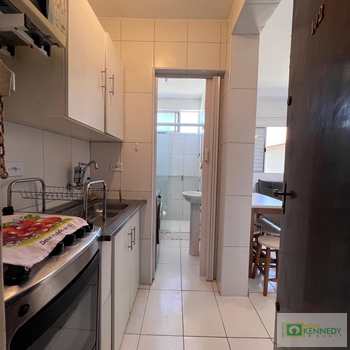 Kitnet em Praia Grande, bairro Ocian