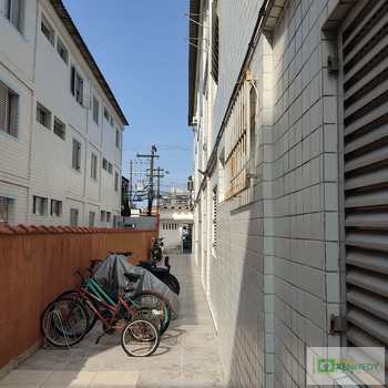 Kitnet em Praia Grande, bairro Ocian
