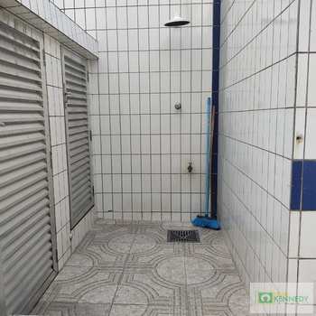 Kitnet em Praia Grande, bairro Ocian