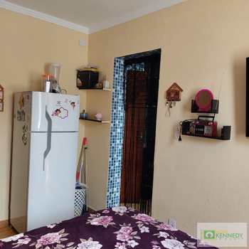 Kitnet em Praia Grande, bairro Ocian