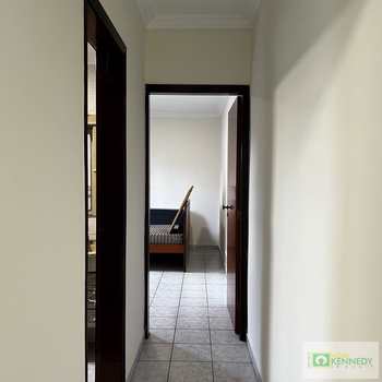 Apartamento em Praia Grande, bairro Tupi