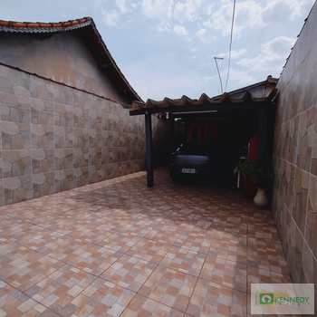 Casa em Praia Grande, bairro Mirim