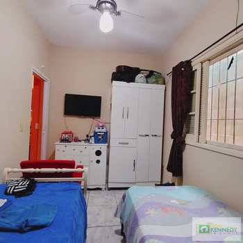 Casa em Praia Grande, bairro Mirim