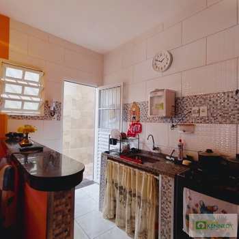 Casa em Praia Grande, bairro Mirim
