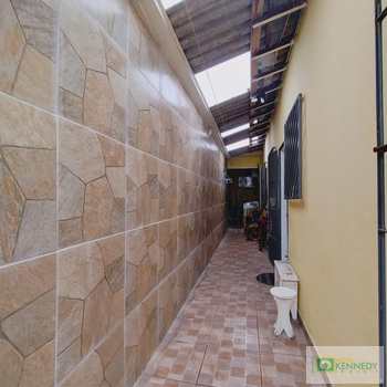 Casa em Praia Grande, bairro Mirim