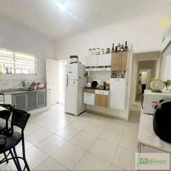 Casa em Praia Grande, bairro Ocian