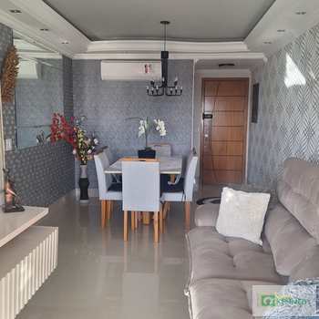 Apartamento em Praia Grande, bairro Canto do Forte