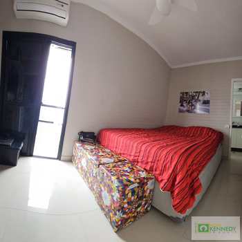 Apartamento em Praia Grande, bairro Canto do Forte