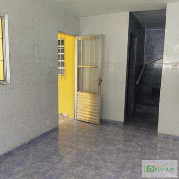 Sobrado de Vila em Praia Grande, bairro Tupi