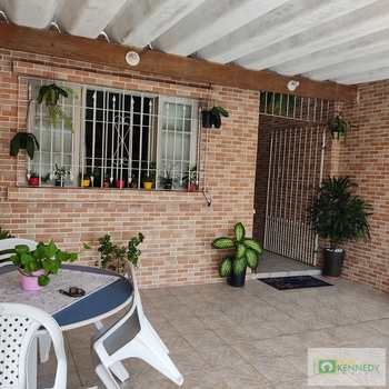 Casa em Praia Grande, bairro Ocian
