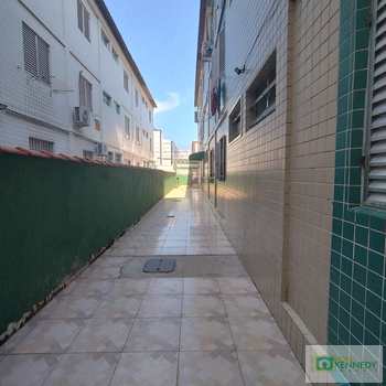 Kitnet em Praia Grande, bairro Ocian