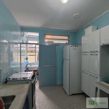 Kitnet em Praia Grande, bairro Mirim