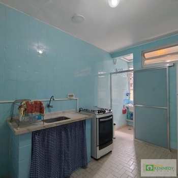 Kitnet em Praia Grande, bairro Mirim