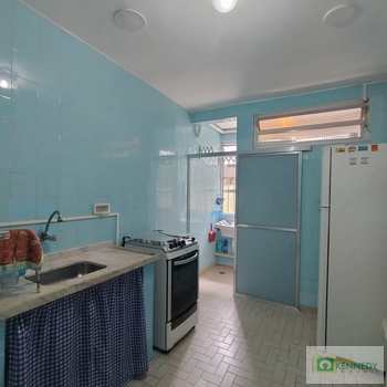 Kitnet em Praia Grande, bairro Mirim