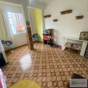 Kitnet em Praia Grande, bairro Ocian