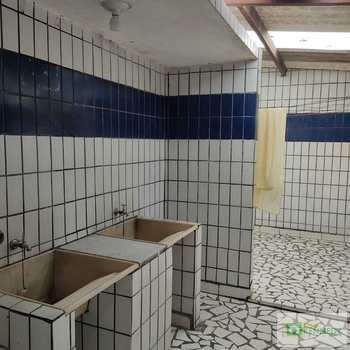 Kitnet em Praia Grande, bairro Ocian