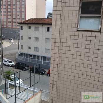 Kitnet em Praia Grande, bairro Boqueirão