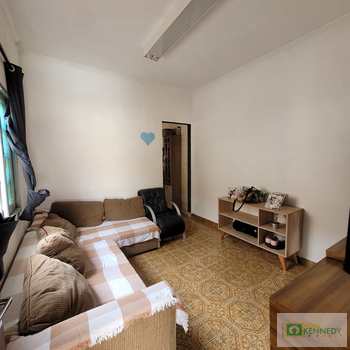 Casa em Praia Grande, bairro Ocian