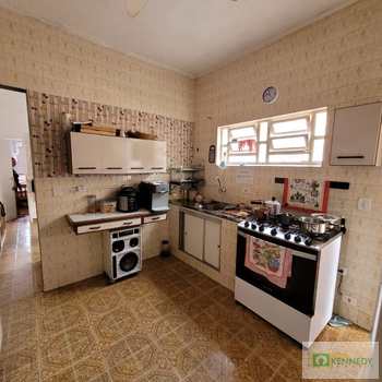 Casa em Praia Grande, bairro Ocian