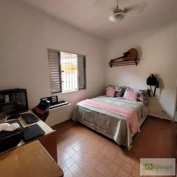 Casa em Praia Grande, bairro Ocian