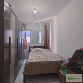 Apartamento em Praia Grande, bairro Caiçara