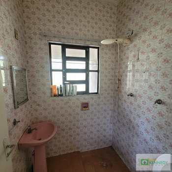 Casa em Praia Grande, bairro Caiçara