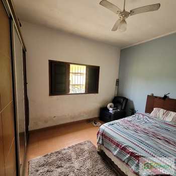 Casa em Praia Grande, bairro Caiçara
