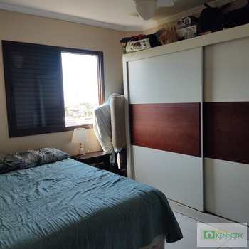 Apartamento em Praia Grande, bairro Mirim