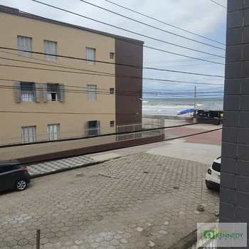 Apartamento em Mongaguá, bairro Centro