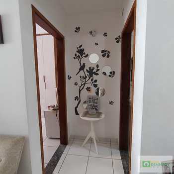 Apartamento em Praia Grande, bairro Tupi