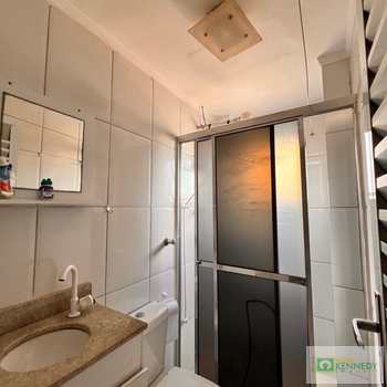 Kitnet em Praia Grande, bairro Ocian