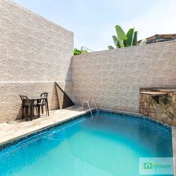 Casa em Praia Grande, bairro Ocian