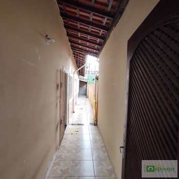 Casa em Praia Grande, bairro Ocian