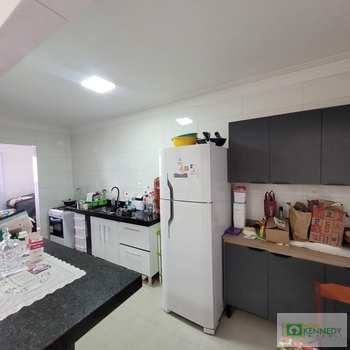 Apartamento em Praia Grande, bairro Maracanã