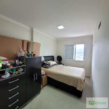 Apartamento em Praia Grande, bairro Maracanã