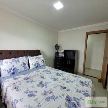 Apartamento em Praia Grande, bairro Maracanã