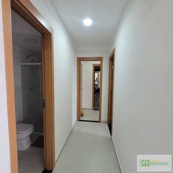 Apartamento em Praia Grande, bairro Maracanã