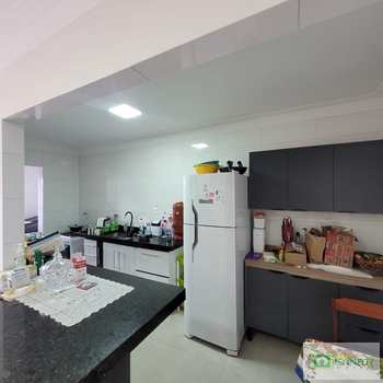 Apartamento em Praia Grande, bairro Maracanã