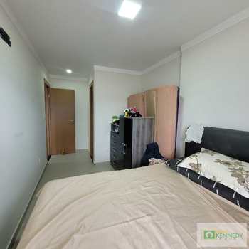 Apartamento em Praia Grande, bairro Maracanã
