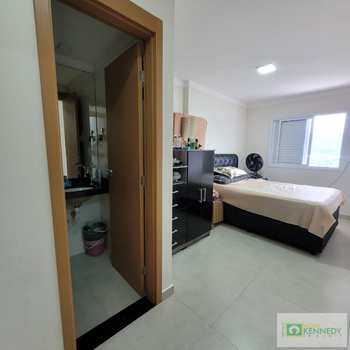 Apartamento em Praia Grande, bairro Maracanã